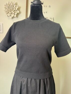 Everlane Seamless Black Compression Short Sleeve Crewneck Crop Top Size M